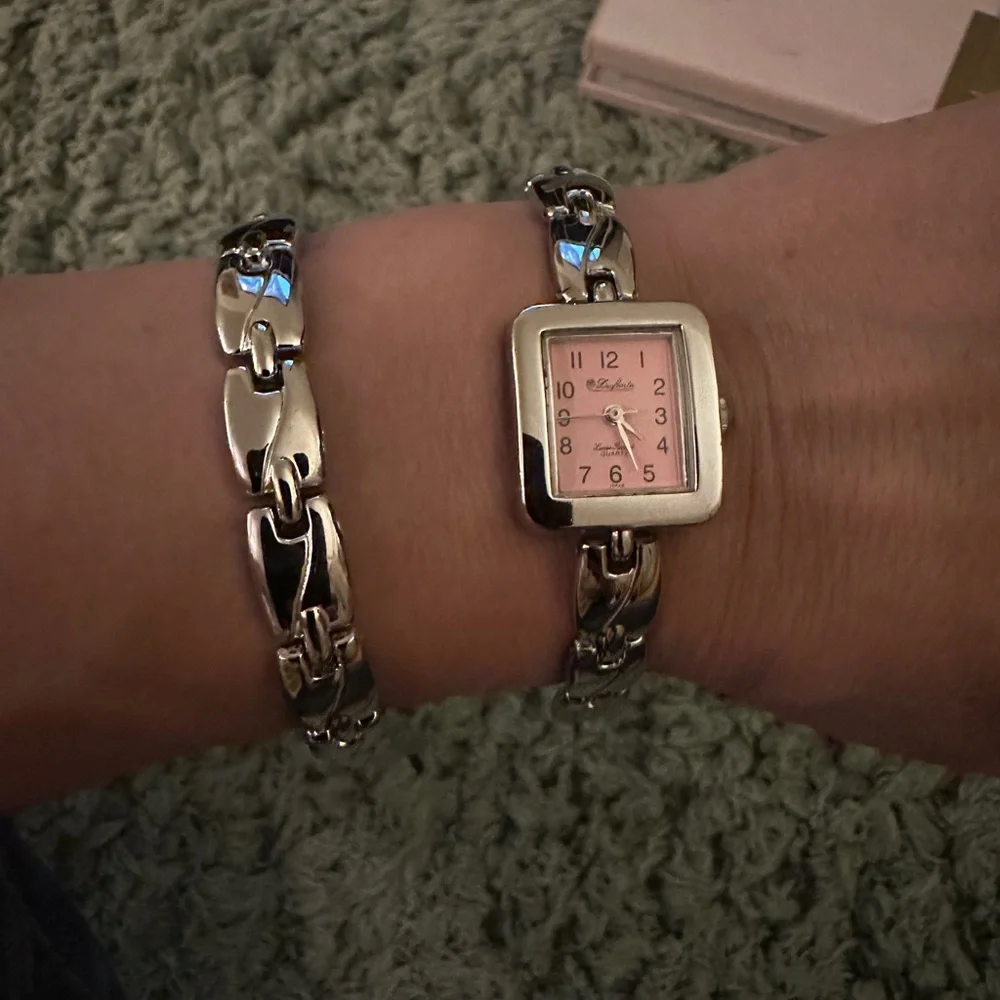 New Women’s Silver and Pink Dufonte Watch and Bracelet Set
